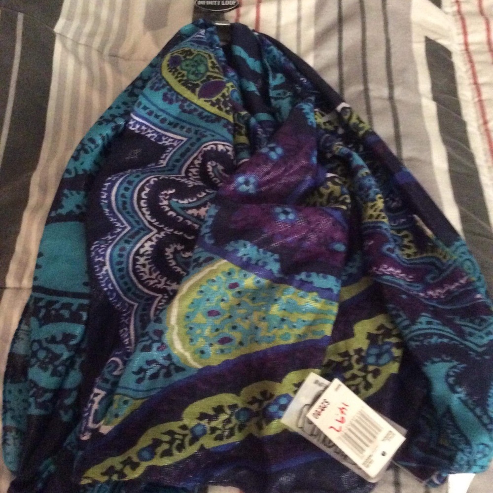 Scarves - Picture 3 of 3
